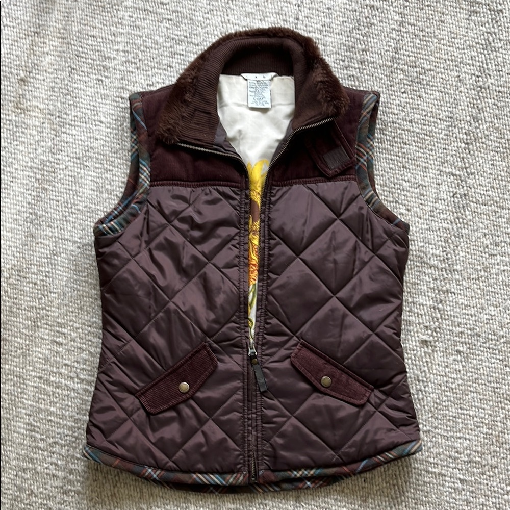 CABi NWOT Brown Quilted Women's Vest, Plaid Trim, Corduroy and Faux Fur Accents.
